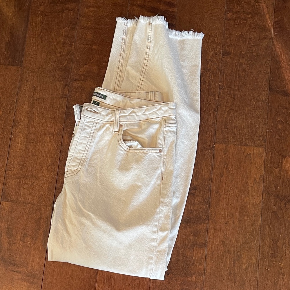 Wild Fable white Frayed button fly Hem Jeans.